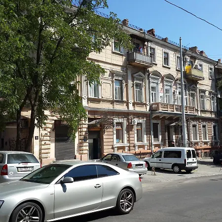 Studio In Center Of Apartment *
