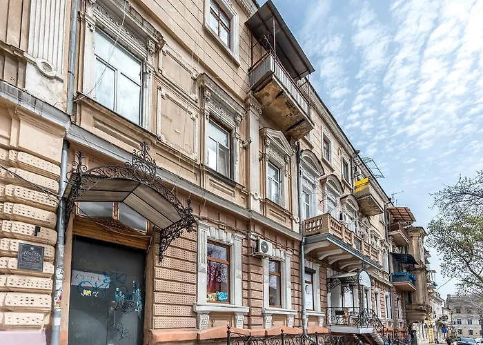 With а Balcony In Quiet Courtyard شقة أوديسا