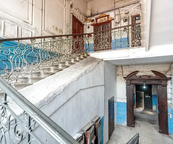 With а Balcony In Quiet Courtyard Διαμέρισμα *