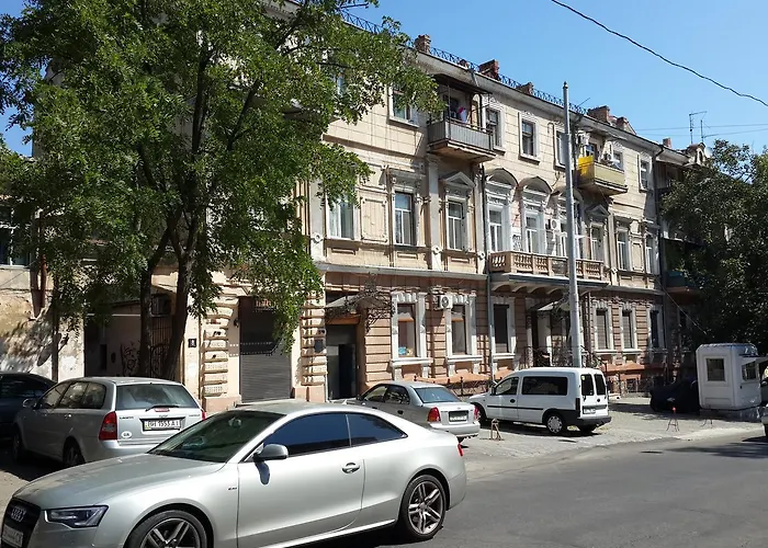 With а Balcony In Quiet Courtyard شقة *