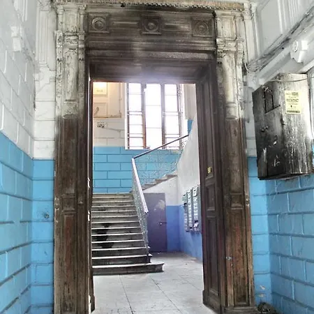 Apartmán With а Balcony In Quiet Courtyard