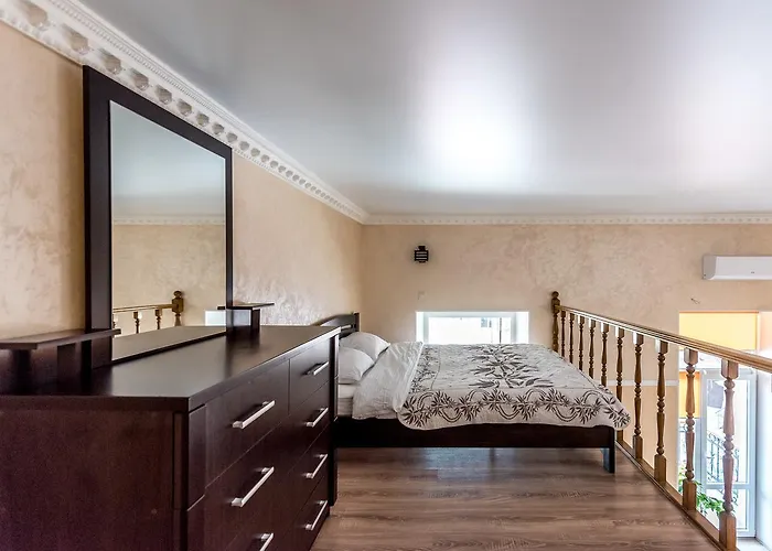 With а Balcony In Quiet Courtyard *